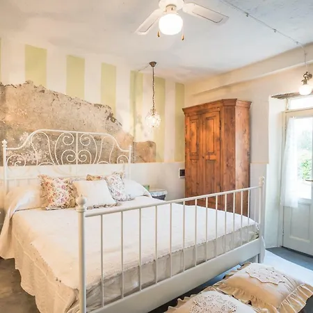 Bed & Breakfast Rosso Baccara 4*