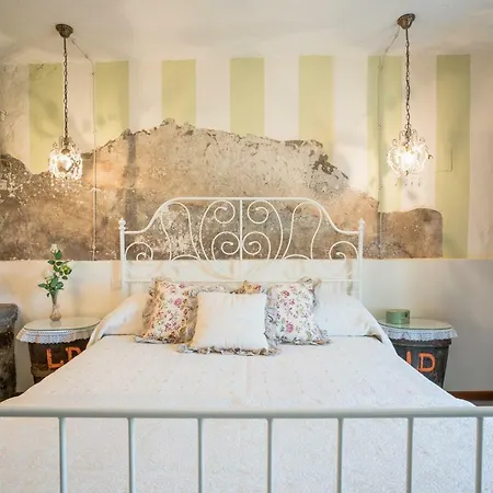 Rosso Baccara Bed & Breakfast 4*