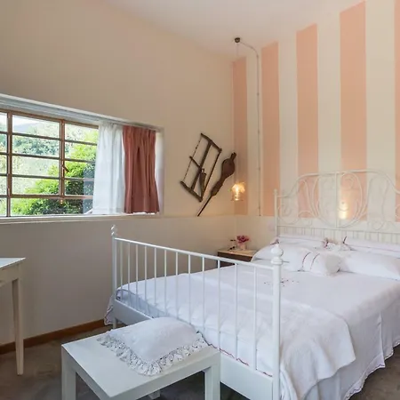 Rosso Baccara Bed & Breakfast 4*